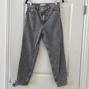“The MOM Jeans High Rise Abercrombie & Fitch size 29/8R GREY WASHED